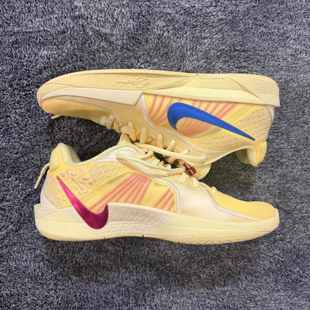 Nike Sabrina 2 Trust Yellow Basketball Shoes FQ2174-800 Women Size 9.5 / Men 8